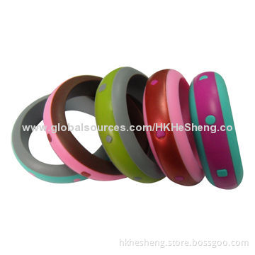 2014 Creative Pretty Food-grade Silicone Bangles, Non-toxic and BPA-free